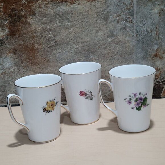 Royal Windsor Fine Bone China Floral Mugs Gold Trim Set of 3 - Picture 9 of 10